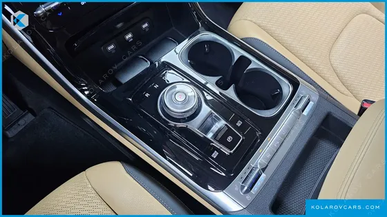 KIA CARNIVAL GASOLINE 7-SEATER NOBLESSE