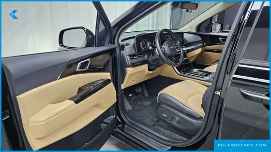 KIA CARNIVAL GASOLINE 7-SEATER NOBLESSE