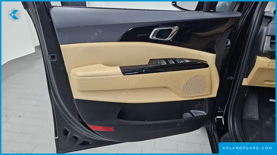 KIA CARNIVAL GASOLINE 7-SEATER NOBLESSE