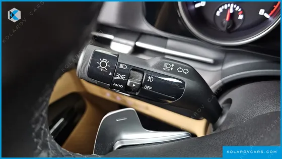 KIA CARNIVAL GASOLINE 7-SEATER NOBLESSE