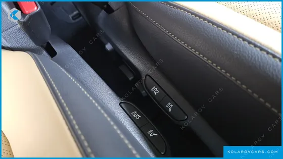 KIA CARNIVAL GASOLINE 7-SEATER NOBLESSE