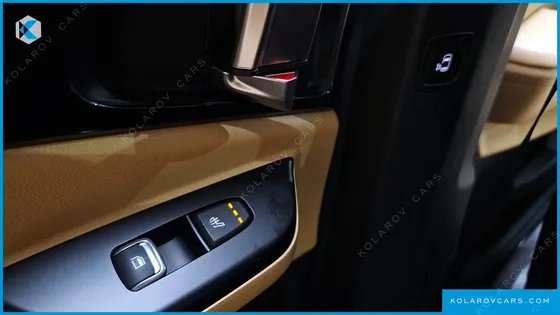 KIA CARNIVAL DIESEL 9-SEATER PRESTIGE