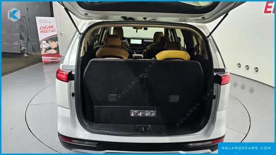 KIA CARNIVAL DIESEL 9-SEATER PRESTIGE