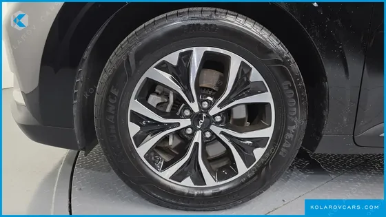 KIA CARNIVAL DIESEL 9-SEATER PRESTIGE