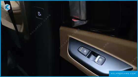 KIA CARNIVAL DIESEL 9-SEATER PRESTIGE