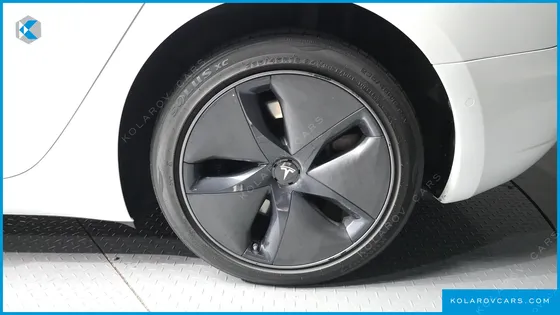 TESLA MODEL 3 STANDARD RANGE PLUE RWD