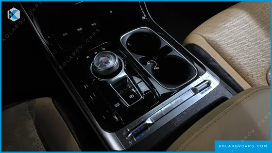 KIA CARNIVAL GASOLINE 9-SEATER SIGNATURE