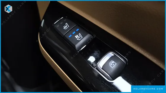 KIA CARNIVAL GASOLINE 9-SEATER SIGNATURE