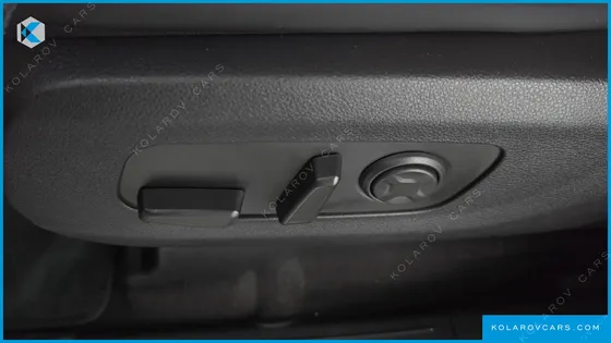 KIA CARNIVAL GASOLINE 9-SEATER SIGNATURE