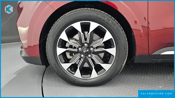 KIA CARNIVAL DIESEL 7-SEATER SIGNATURE