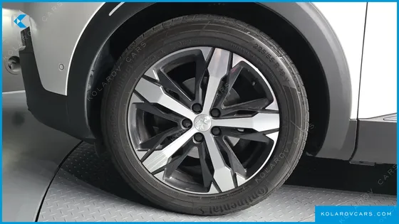PEUGEOT 5008 1.5 BLUEHDI GT LINE