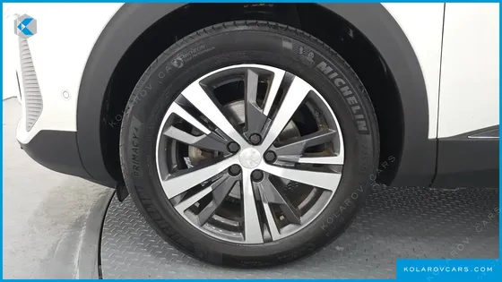 PEUGEOT 5008 1.2 PURE TECH ALLURE
