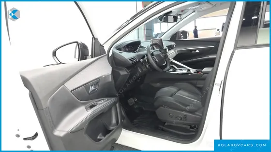 PEUGEOT 5008 1.2 PURE TECH ALLURE