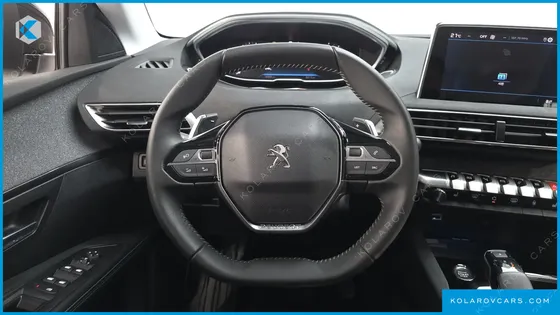 PEUGEOT 5008 1.2 PURE TECH ALLURE