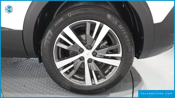 PEUGEOT 5008 1.2 PURE TECH ALLURE