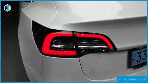 TESLA MODEL 3 STANDARD RANGE PLUE RWD