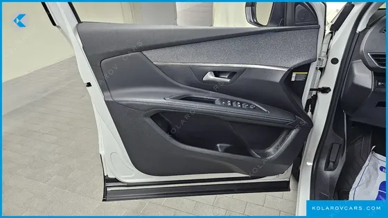PEUGEOT 5008 1.5 BLUEHDI ALLURE