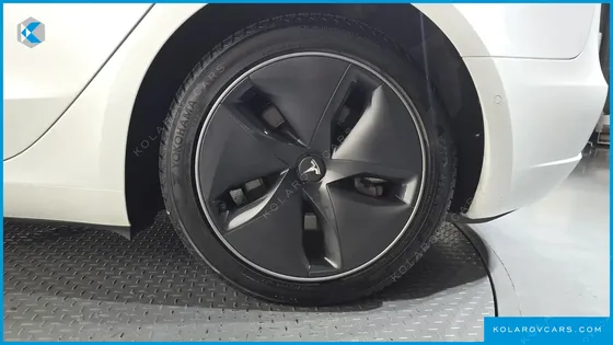 TESLA MODEL 3 LONG RANGE AWD