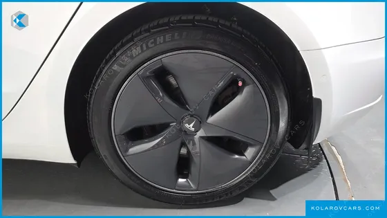 TESLA MODEL 3 STANDARD RANGE PLUE RWD
