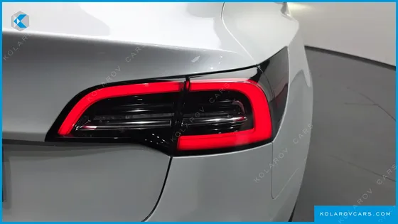 TESLA MODEL 3 STANDARD RANGE PLUE RWD