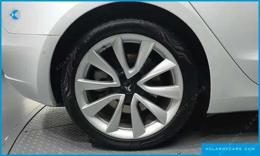 TESLA MODEL 3 LONG RANGE AWD