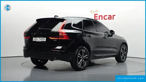 VOLVO XC60 D5 MOMENTUM