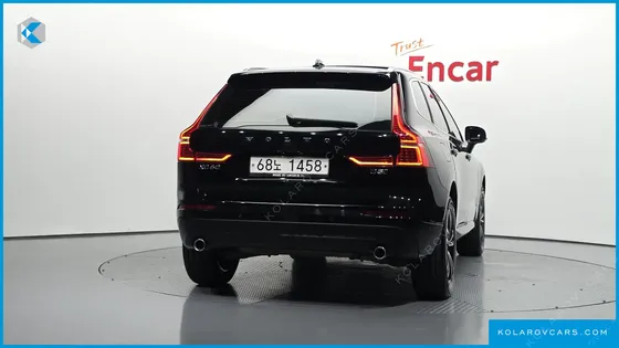 VOLVO XC60 D5 MOMENTUM