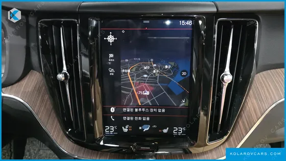 VOLVO XC60 D5 MOMENTUM