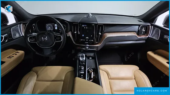 VOLVO XC60 B6 INSCIRTION