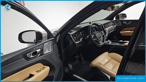 VOLVO XC60 B6 INSCIRTION