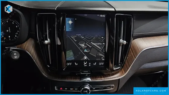 VOLVO XC60 B6 INSCIRTION