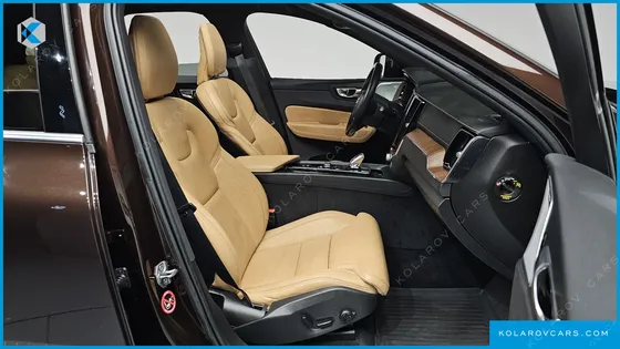 VOLVO XC60 B6 INSCIRTION