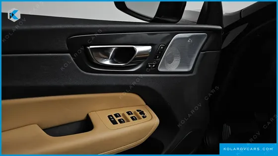 VOLVO XC60 B6 INSCIRTION