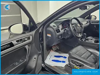 VOLKSWAGEN TOUAREG V6 3.0 TDI R-LINE