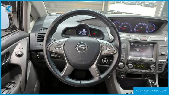 KGM - SSANGYONG KORANDO 4WD TX 9-SEATER