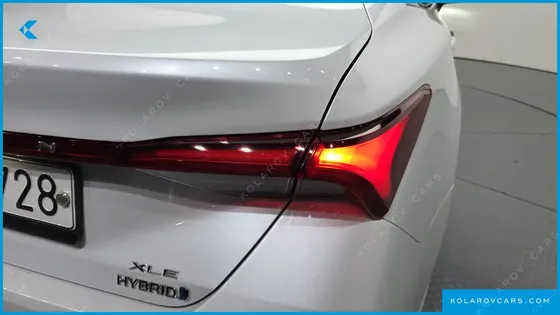 TOYOTA AVALON 2.5 HYBRID