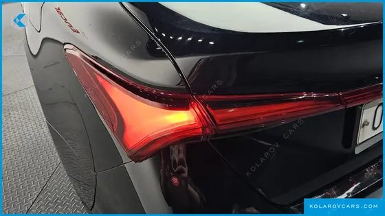 TOYOTA AVALON 2.5 HYBRID