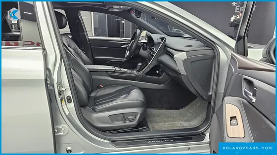 TOYOTA AVALON 2.5 HYBRID