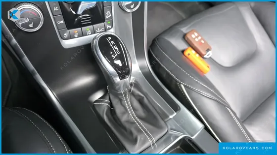 VOLVO XC60 T6 R-DESIGN