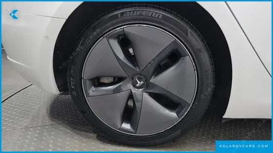 TESLA MODEL 3 STANDARD RANGE PLUE RWD