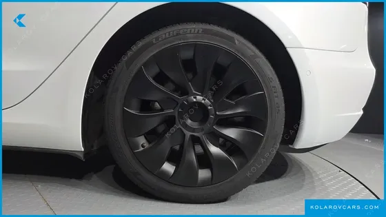 TESLA MODEL 3 STANDARD RANGE PLUE RWD