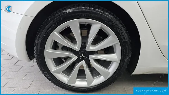 TESLA MODEL 3 STANDARD RANGE PLUE RWD