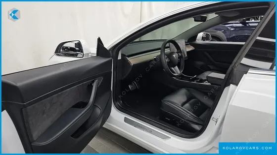 TESLA MODEL 3 STANDARD RANGE PLUE RWD