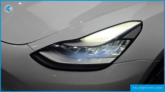 TESLA MODEL 3 STANDARD RANGE PLUE RWD