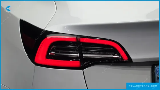 TESLA MODEL 3 STANDARD RANGE PLUE RWD