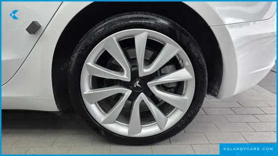 TESLA MODEL 3 STANDARD RANGE PLUE RWD