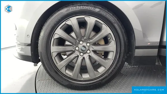 LAND ROVER RANGE ROVER VELAR 3.0 D300 R-DYNAMIC SE