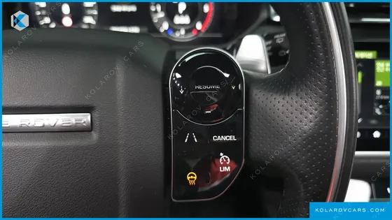 LAND ROVER RANGE ROVER VELAR 3.0 D300 R-DYNAMIC SE