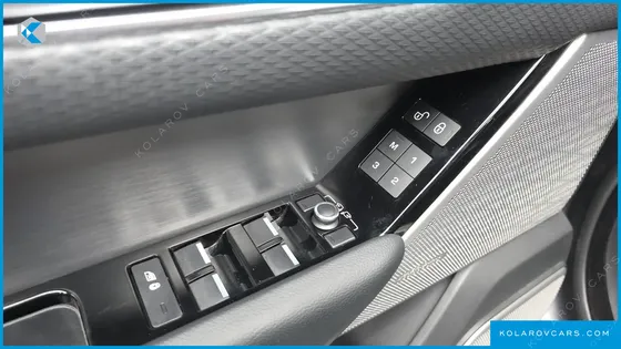 LAND ROVER RANGE ROVER VELAR 3.0 D300 R-DYNAMIC SE