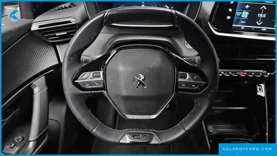 PEUGEOT 2008 EV GT